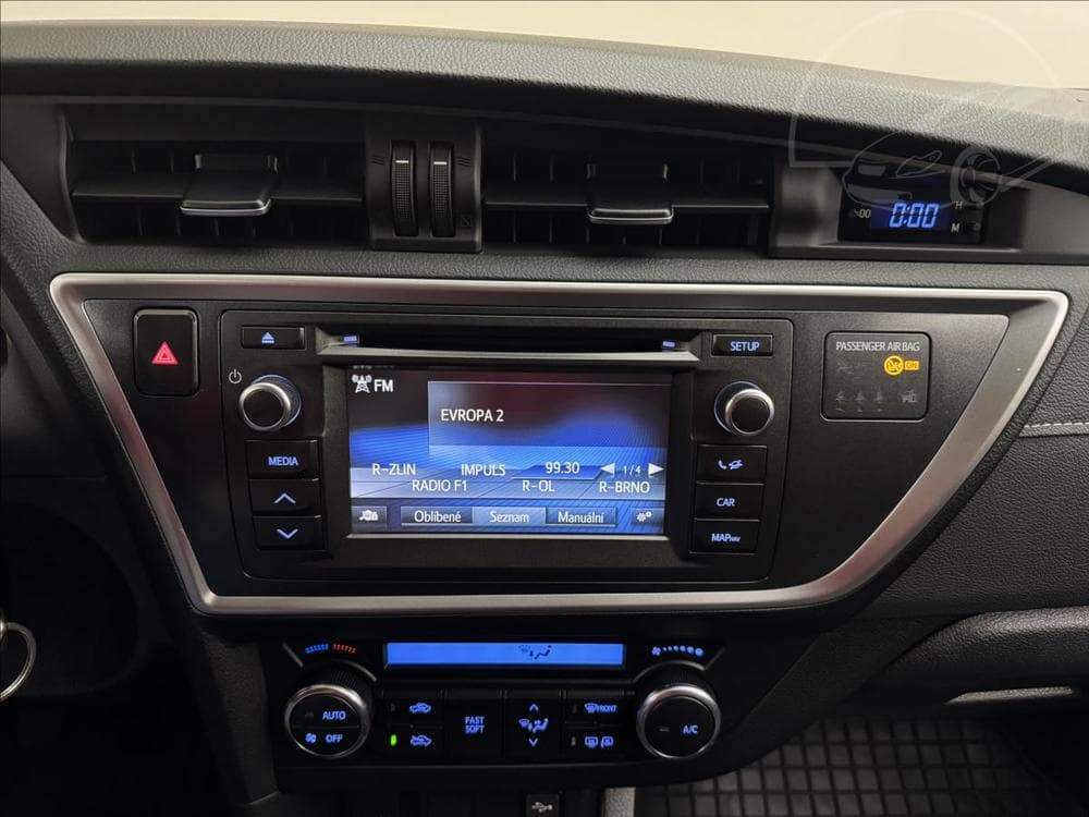 2015 Toyota AURIS - 14