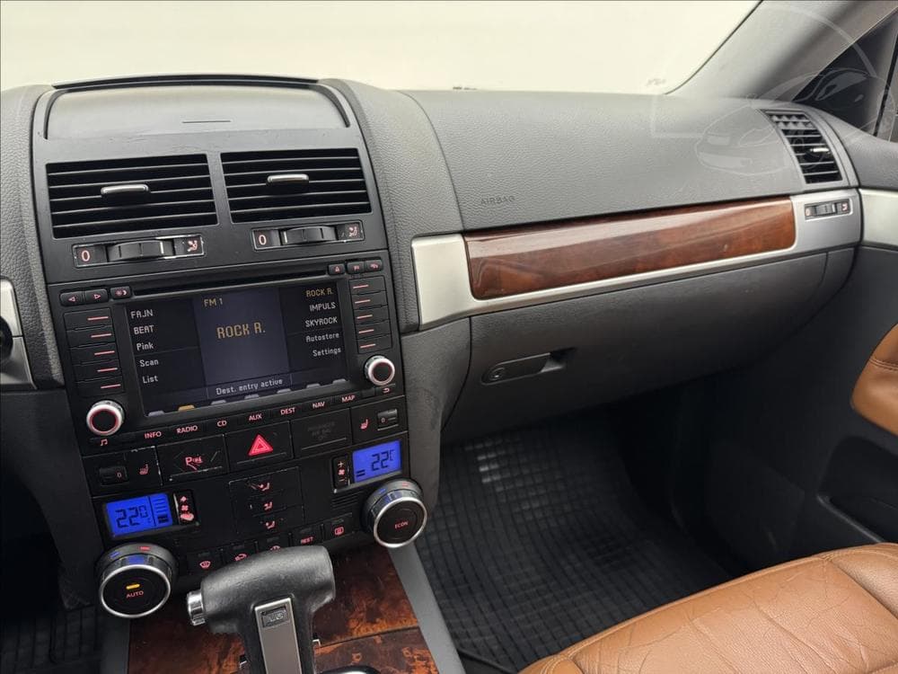 2005 Volkswagen TOUAREG - 14