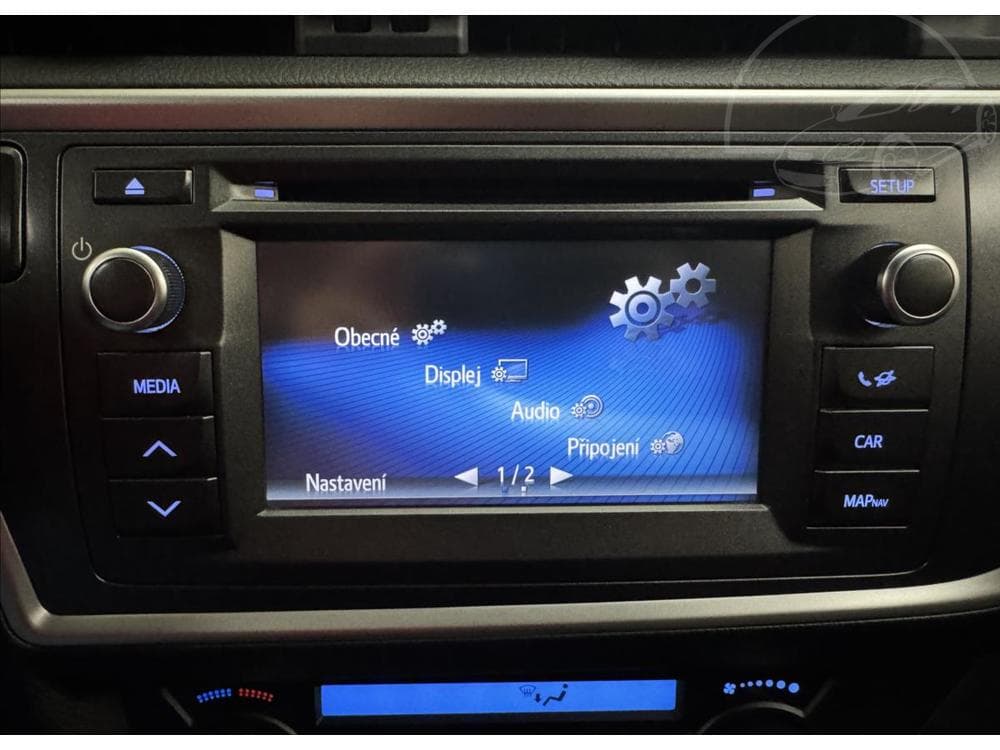 2015 Toyota AURIS - 15