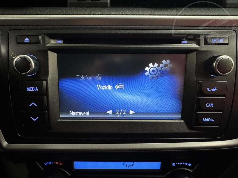2015 Toyota AURIS - 16