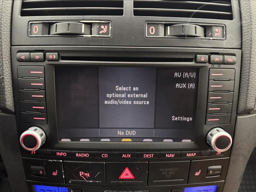 2005 Volkswagen TOUAREG - 16