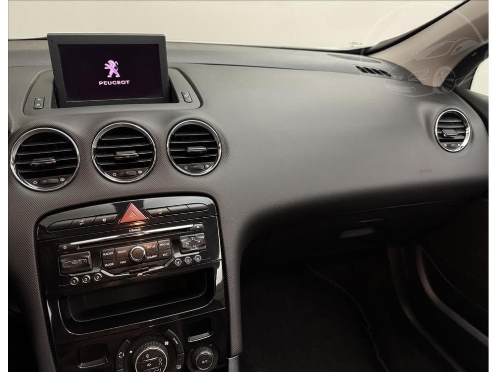 2011 Peugeot 308 - 18