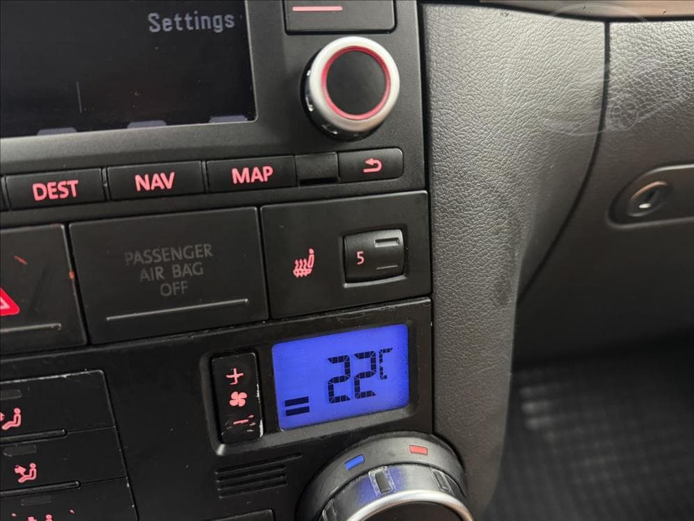 2005 Volkswagen TOUAREG - 18