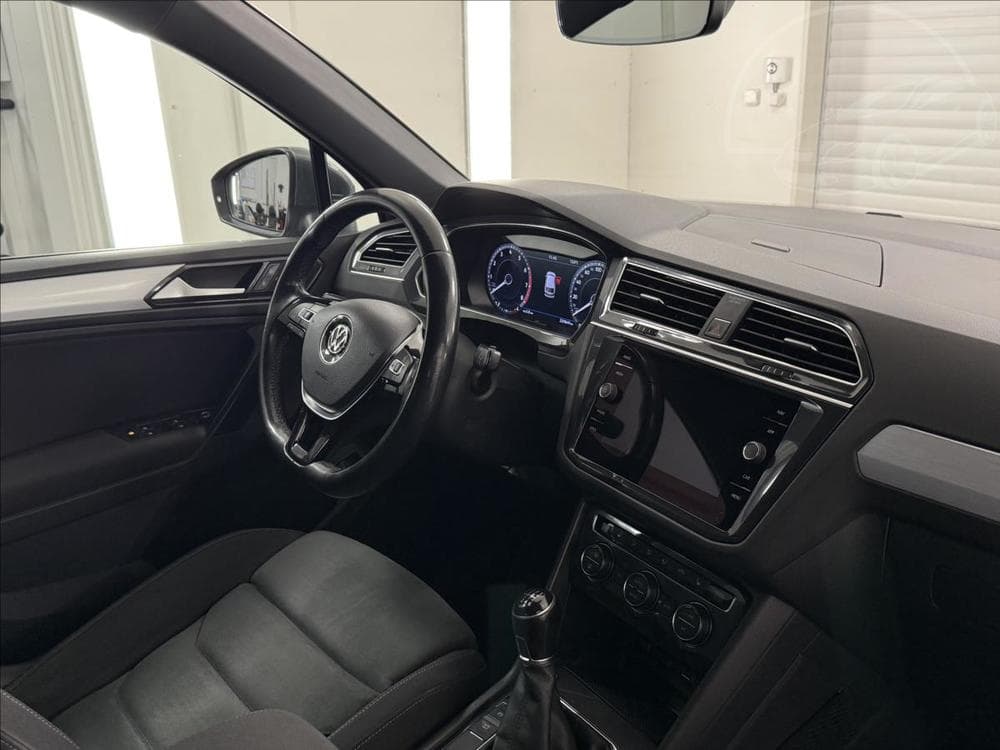 2017 Volkswagen Tiguan - 8