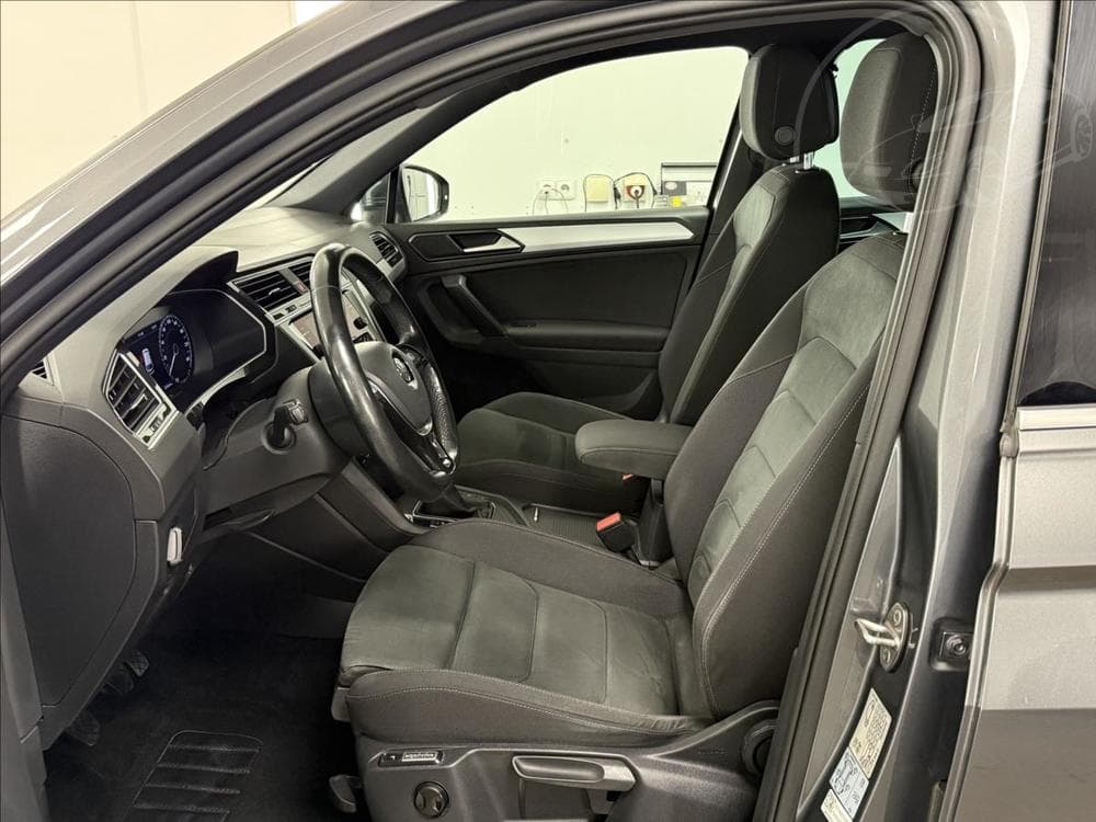 2017 Volkswagen Tiguan - 9