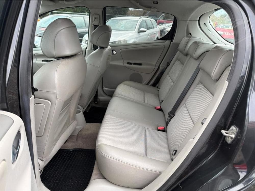 2007 Peugeot 207 - 11