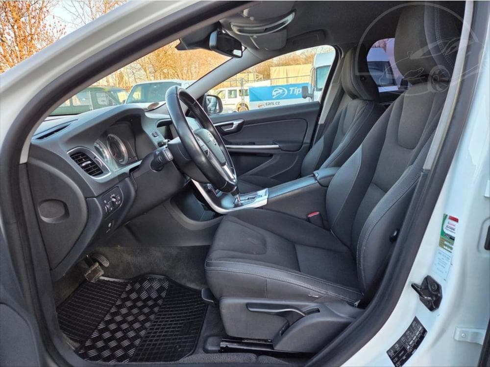 2010 Volvo V60 - 11