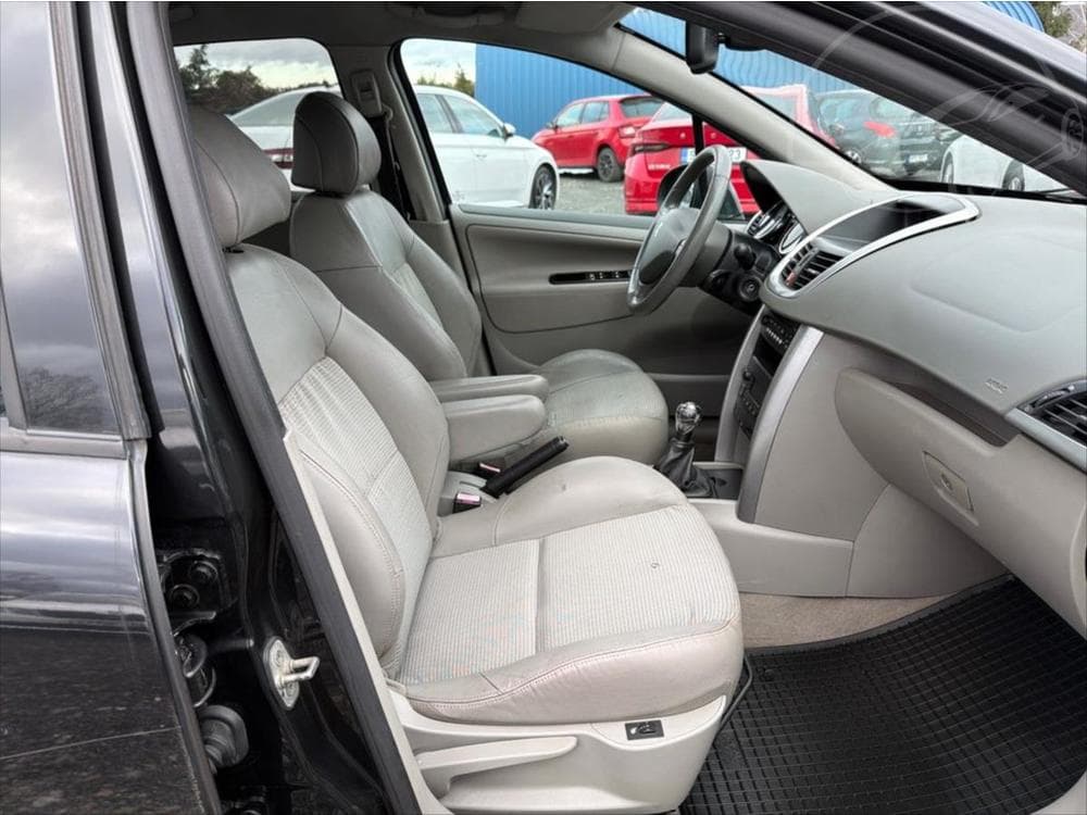 2007 Peugeot 207 - 12