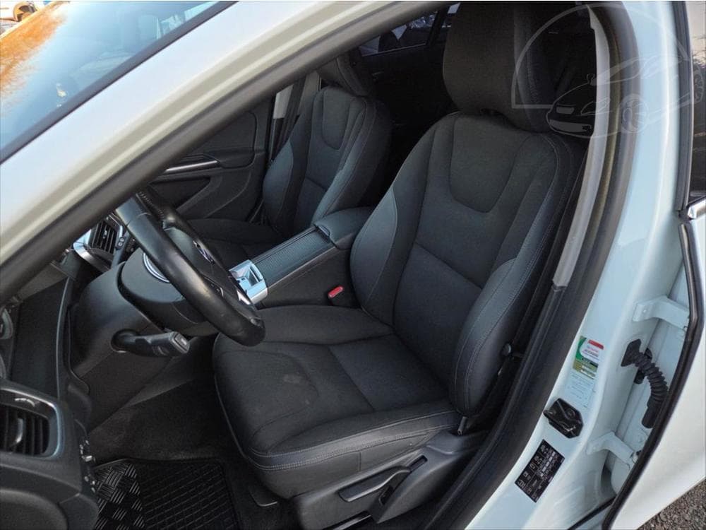 2010 Volvo V60 - 12