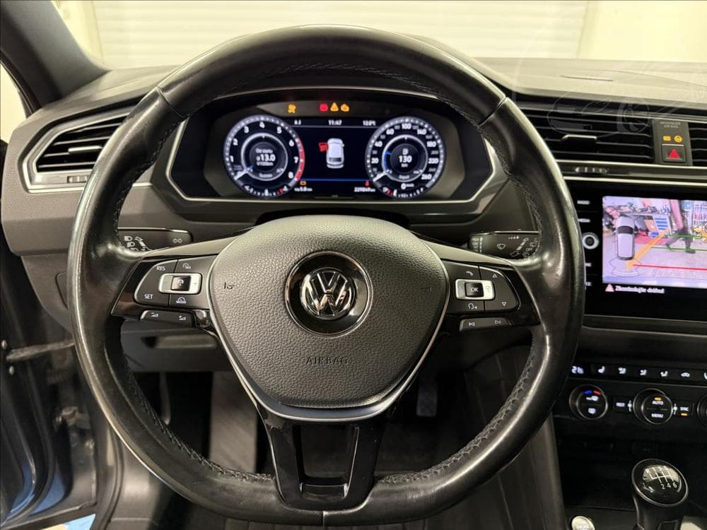 2017 Volkswagen Tiguan - 14