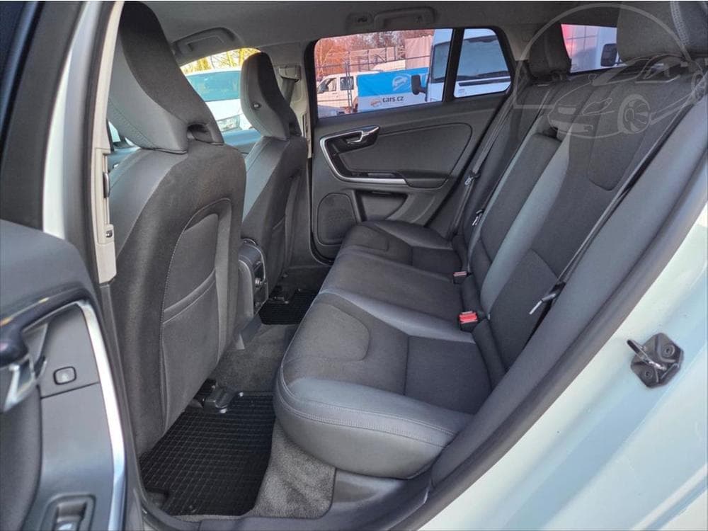 2010 Volvo V60 - 14