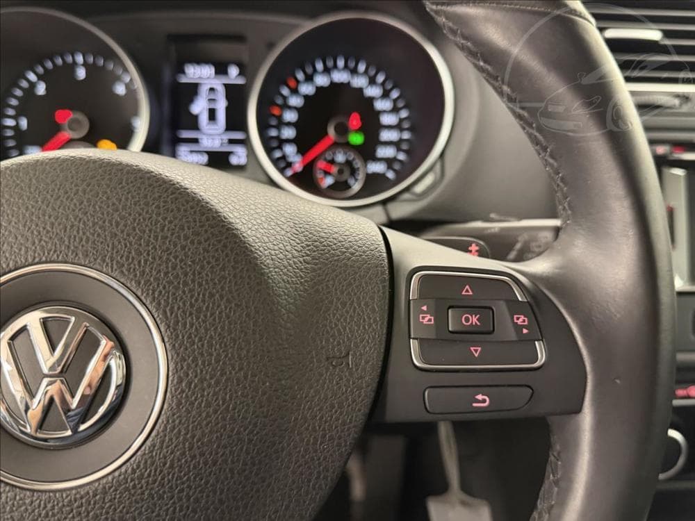 2013 Volkswagen Golf - 15