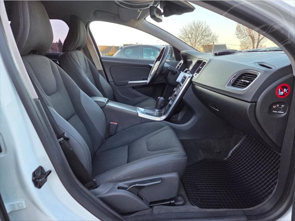 2010 Volvo V60 - 15