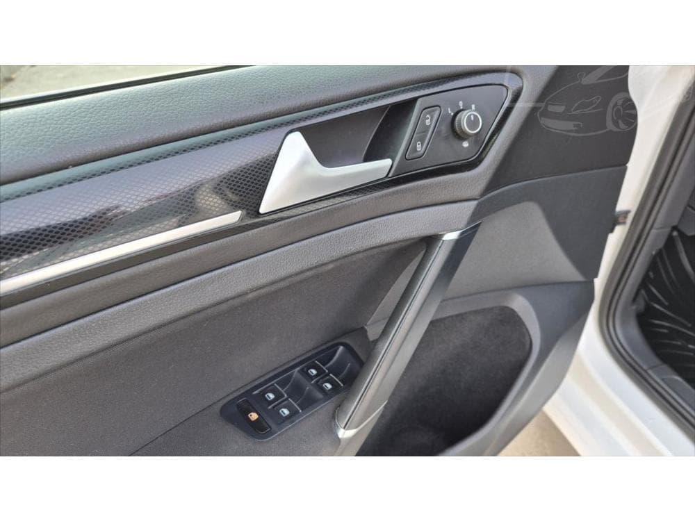 2015 Volkswagen GOLF - 16