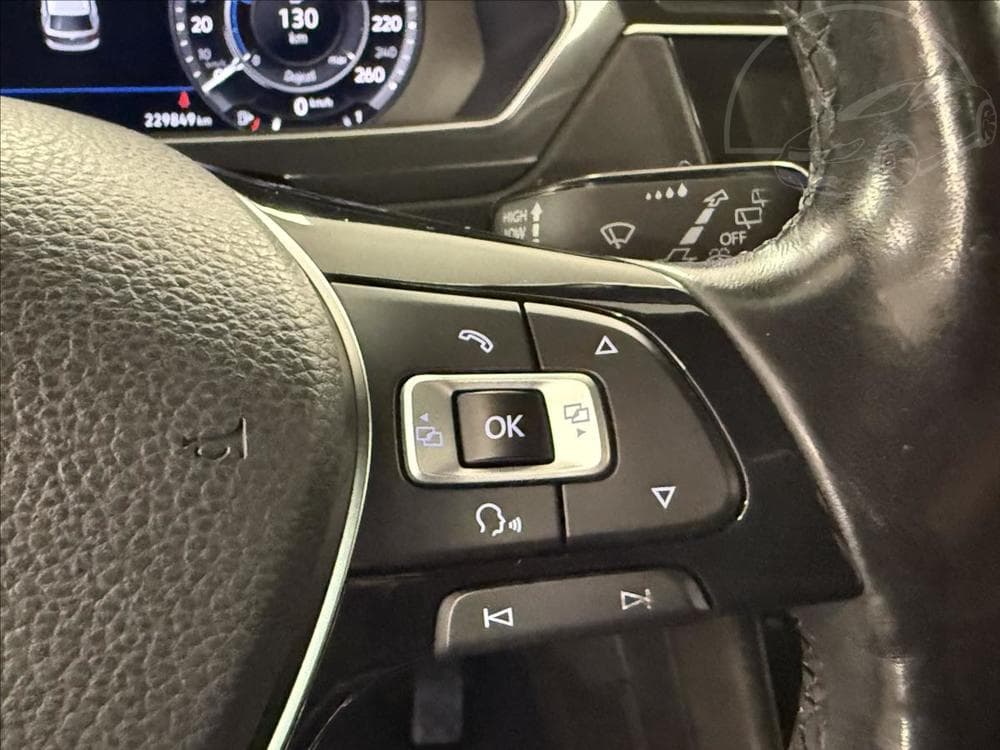 2017 Volkswagen Tiguan - 16