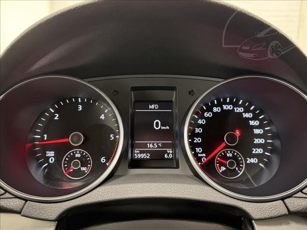 2013 Volkswagen Golf - 16