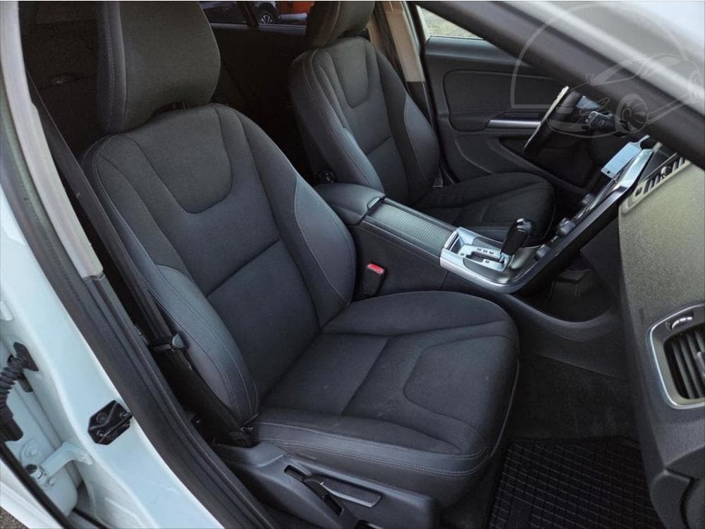 2010 Volvo V60 - 17