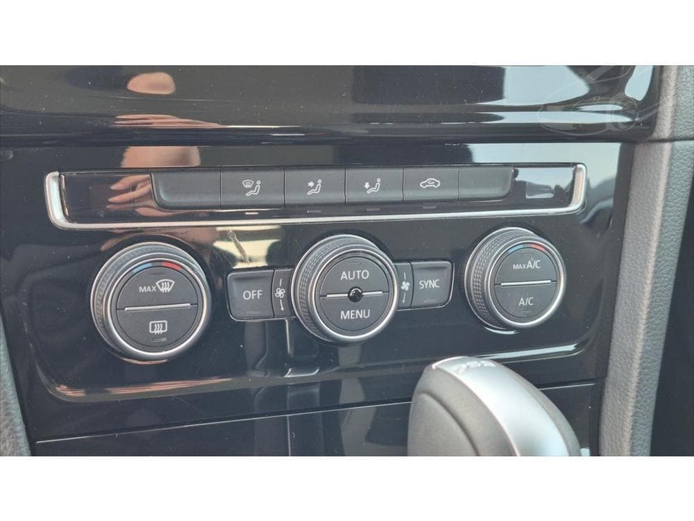2015 Volkswagen GOLF - 18