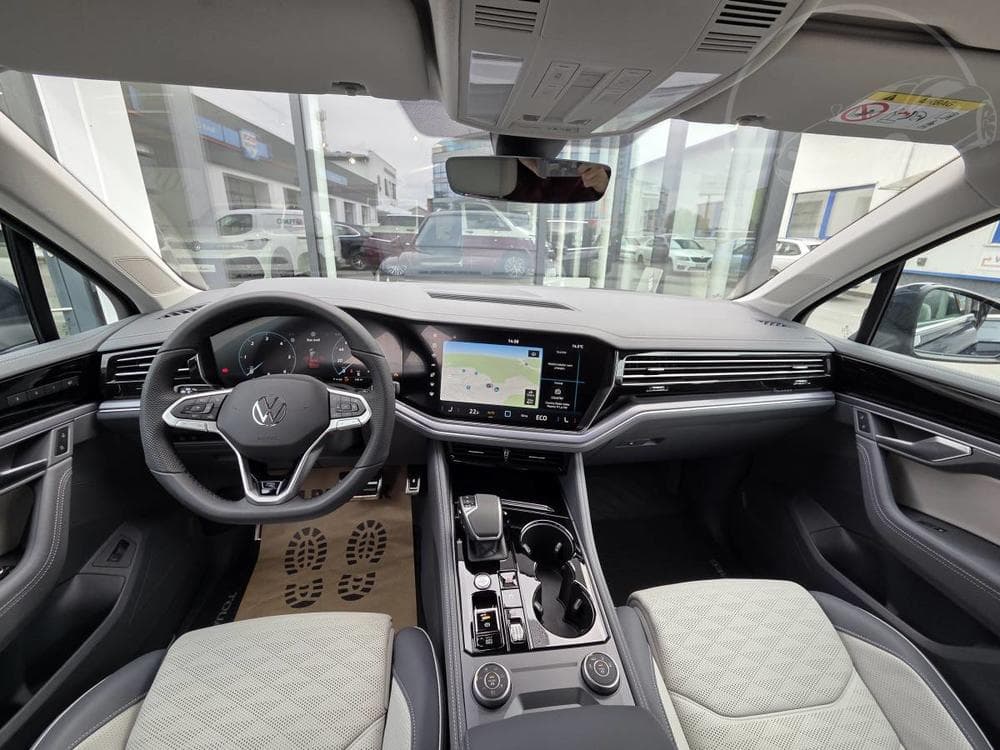 2025 Volkswagen TOUAREG - 55