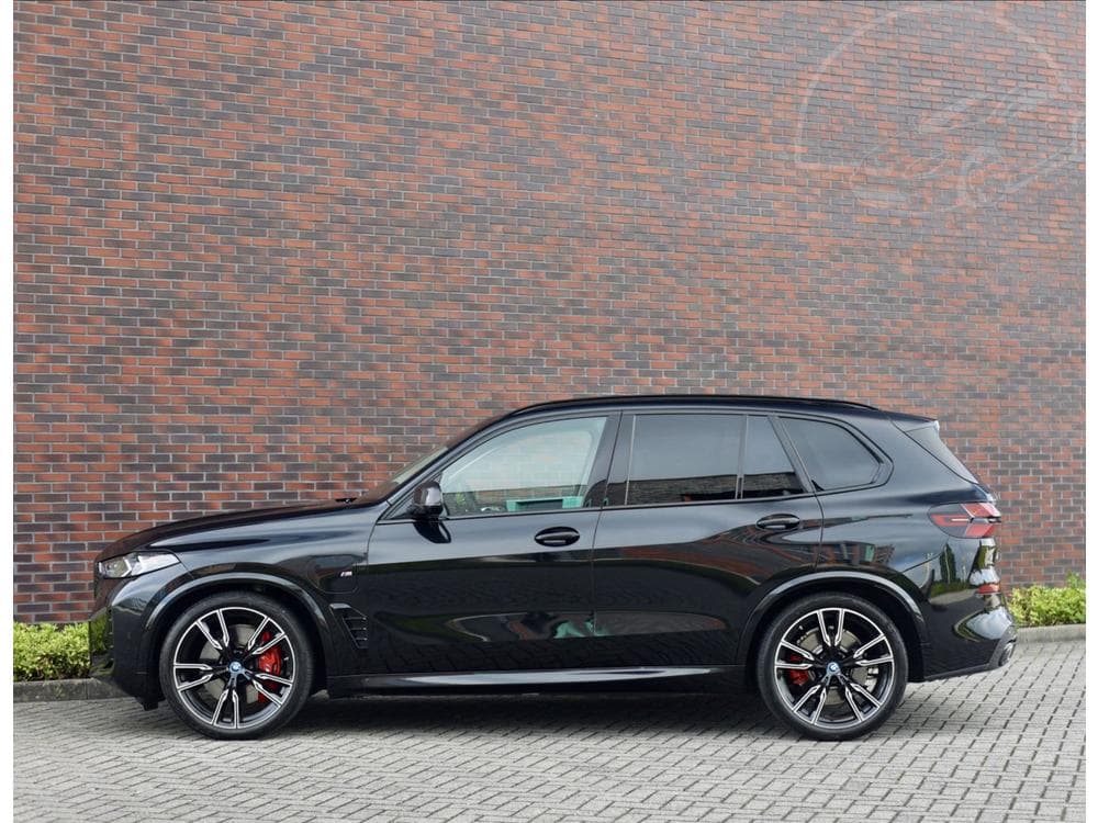 2025 BMW X5 - 7