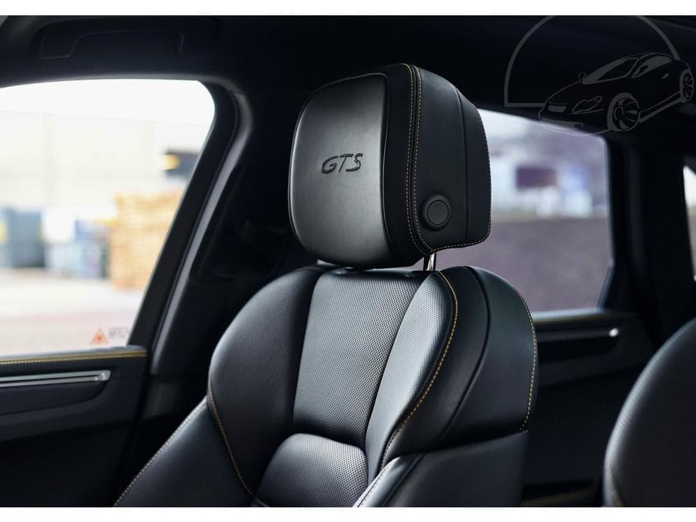 2022 Porsche MACAN - 10