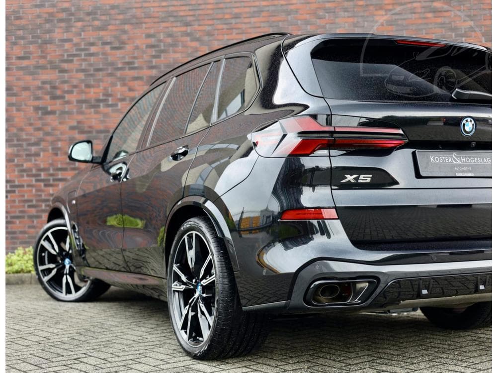 2025 BMW X5 - 13