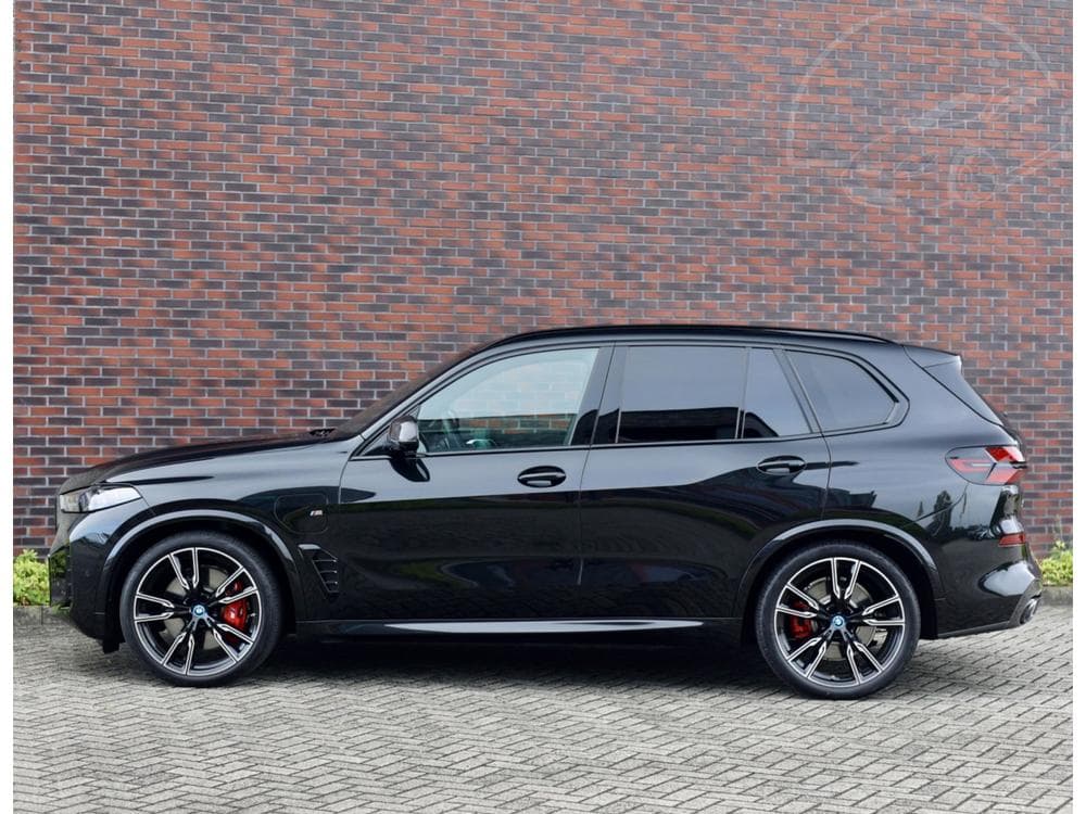 2025 BMW X5 - 58