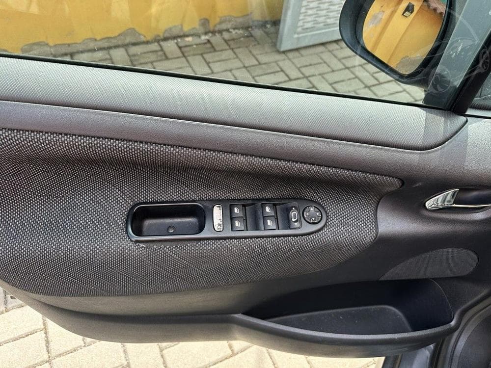 2008 Peugeot 207 - 14