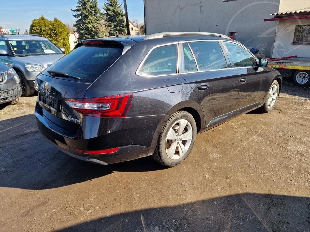 2016 Škoda SUPERB - 10