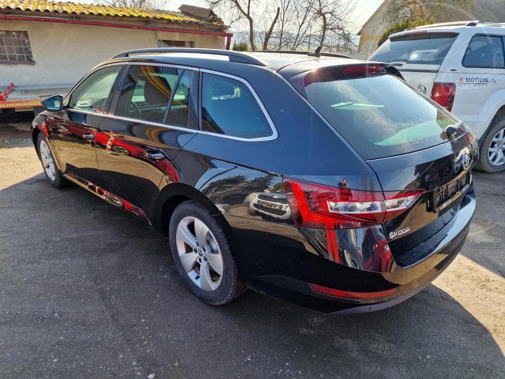 2016 Škoda SUPERB - 16