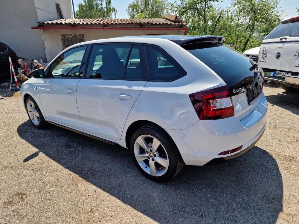 2015 Škoda RAPID - 11