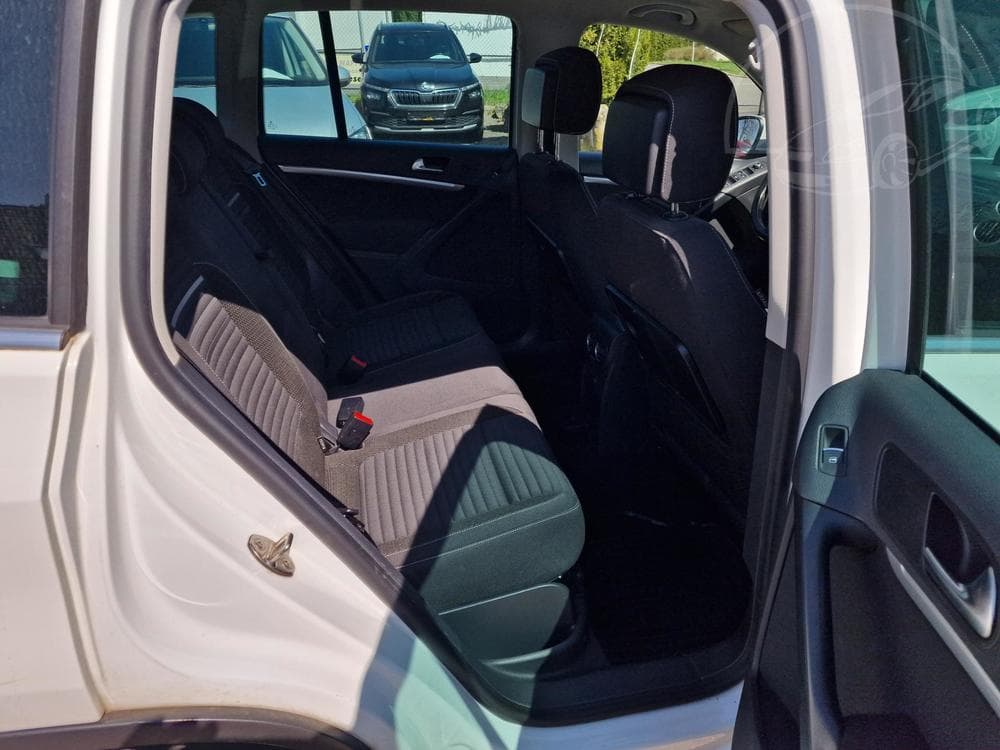 2015 Volkswagen TIGUAN - 28