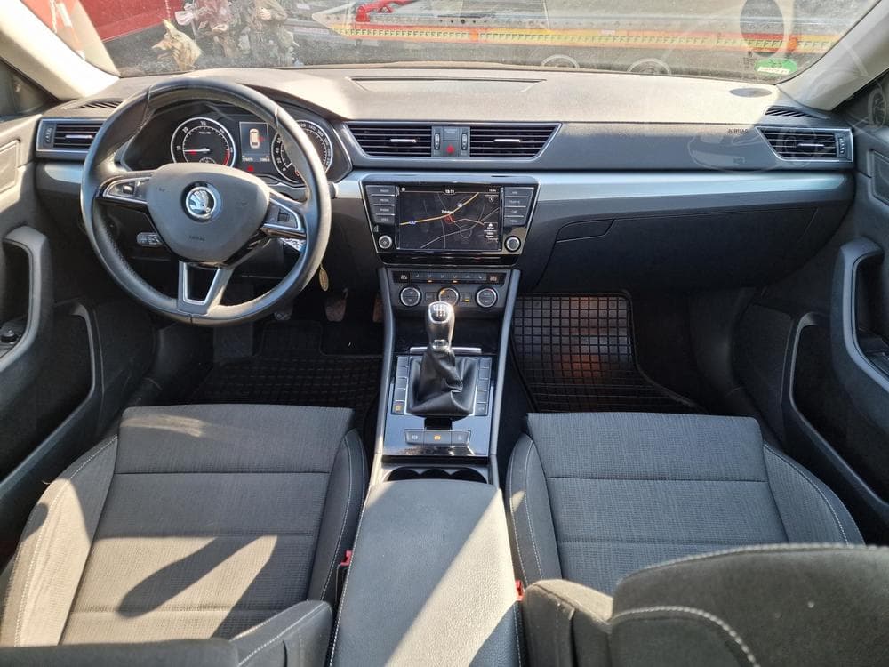 2016 Škoda SUPERB - 31