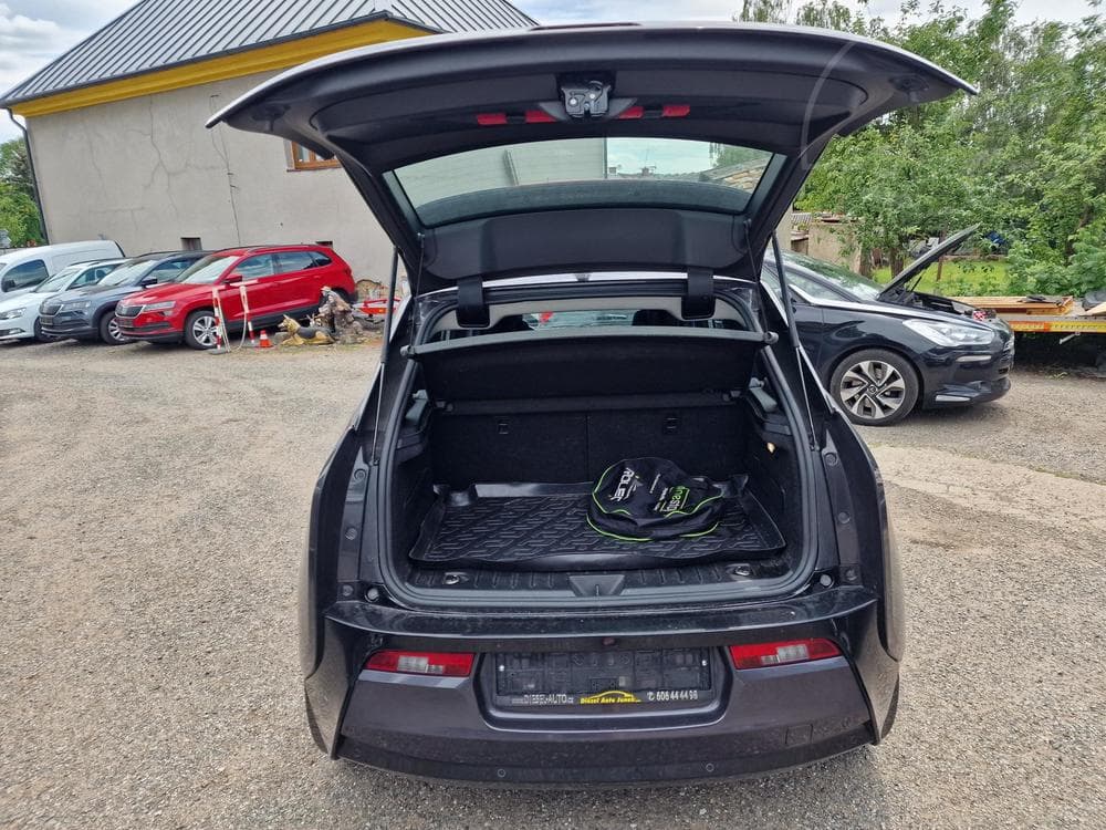2015 BMW i3 - 12