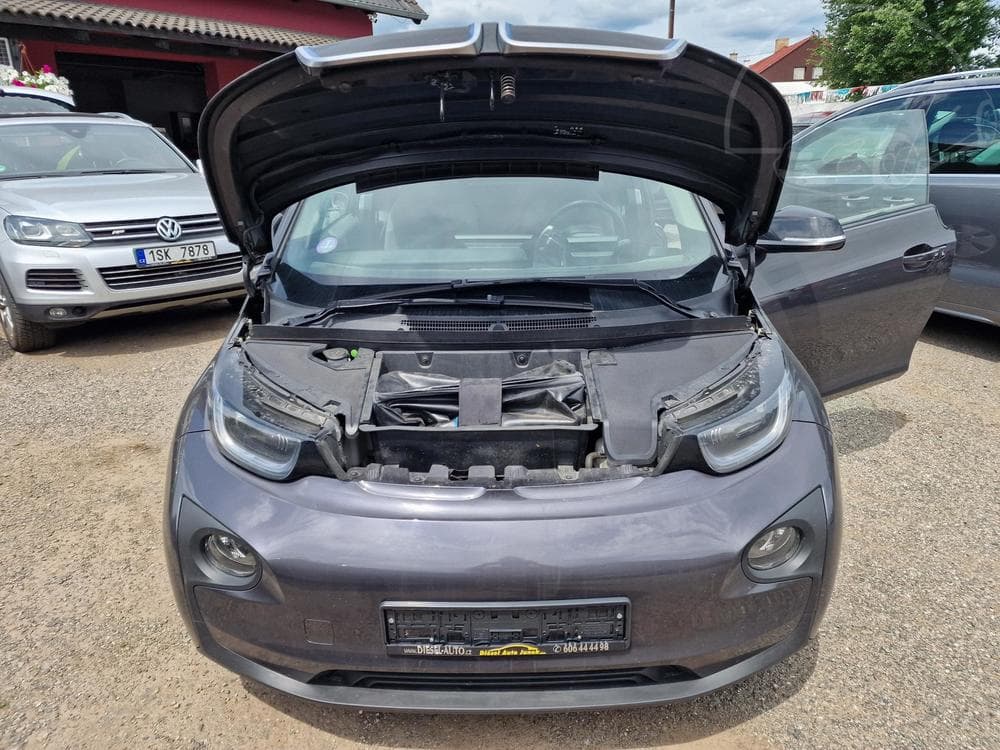 2015 BMW i3 - 13