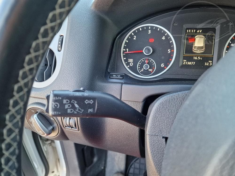 2015 Volkswagen TIGUAN - 43