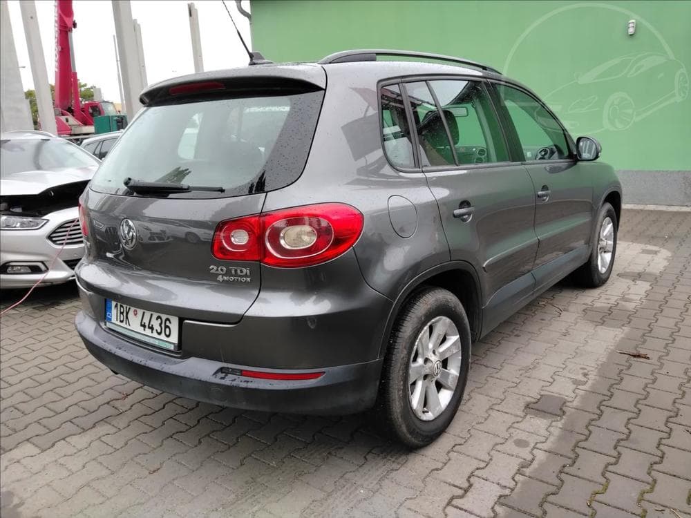 2011 Volkswagen TIGUAN - 3