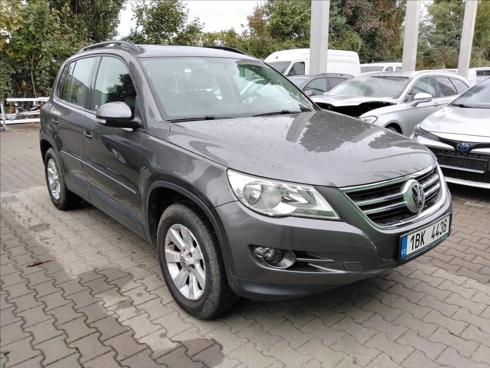 2011 Volkswagen TIGUAN - 4