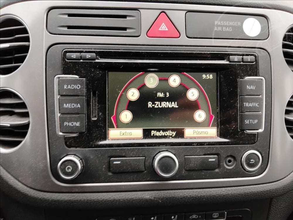2011 Volkswagen TIGUAN - 9