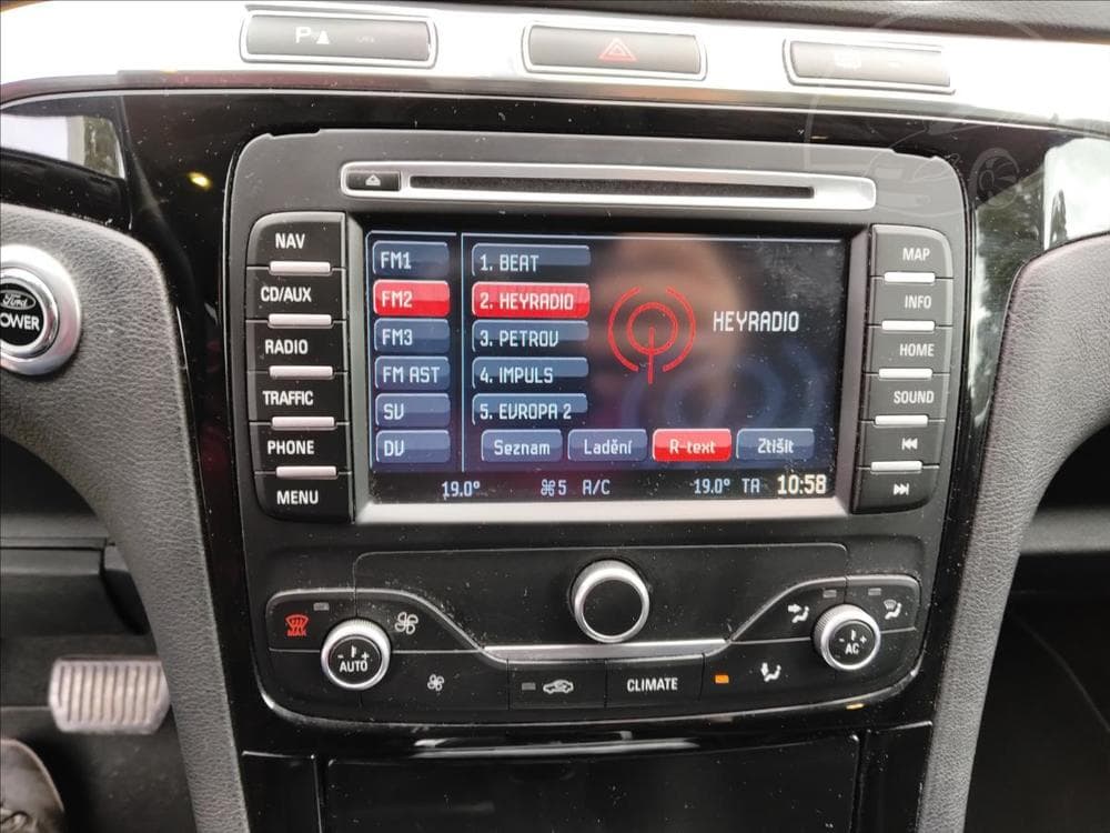 2013 Ford S-MAX - 10
