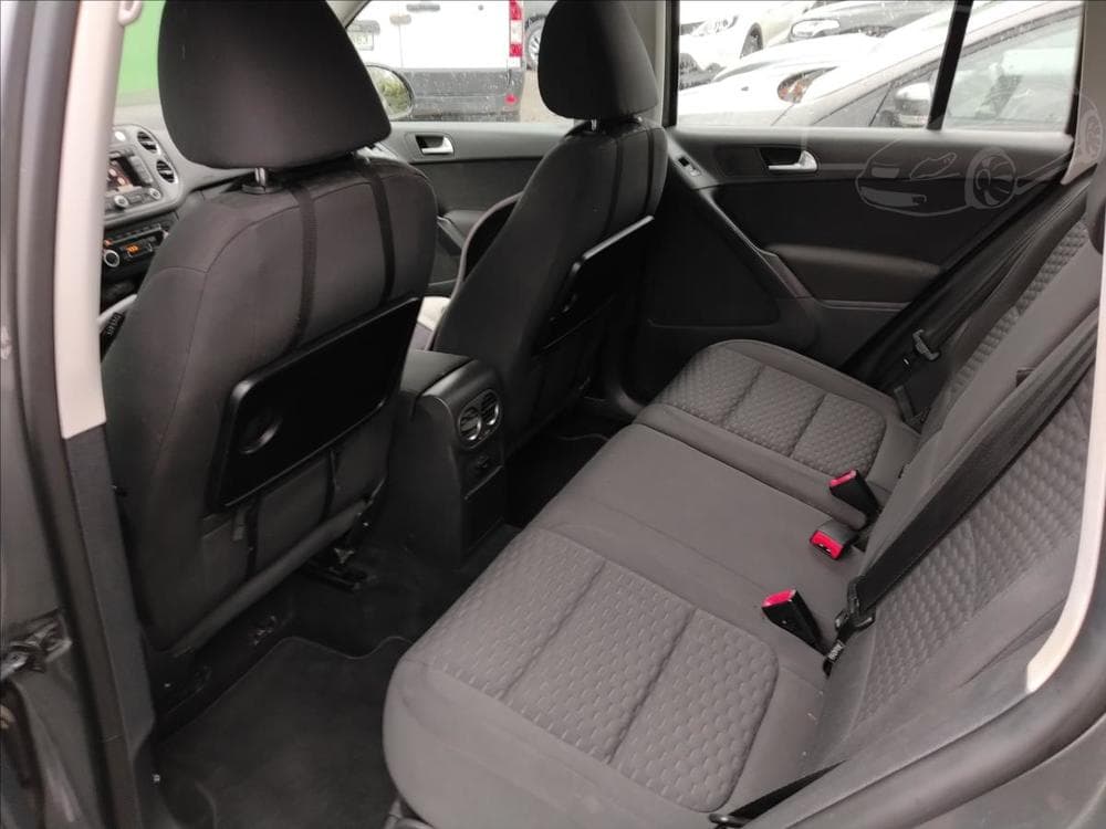 2011 Volkswagen TIGUAN - 12
