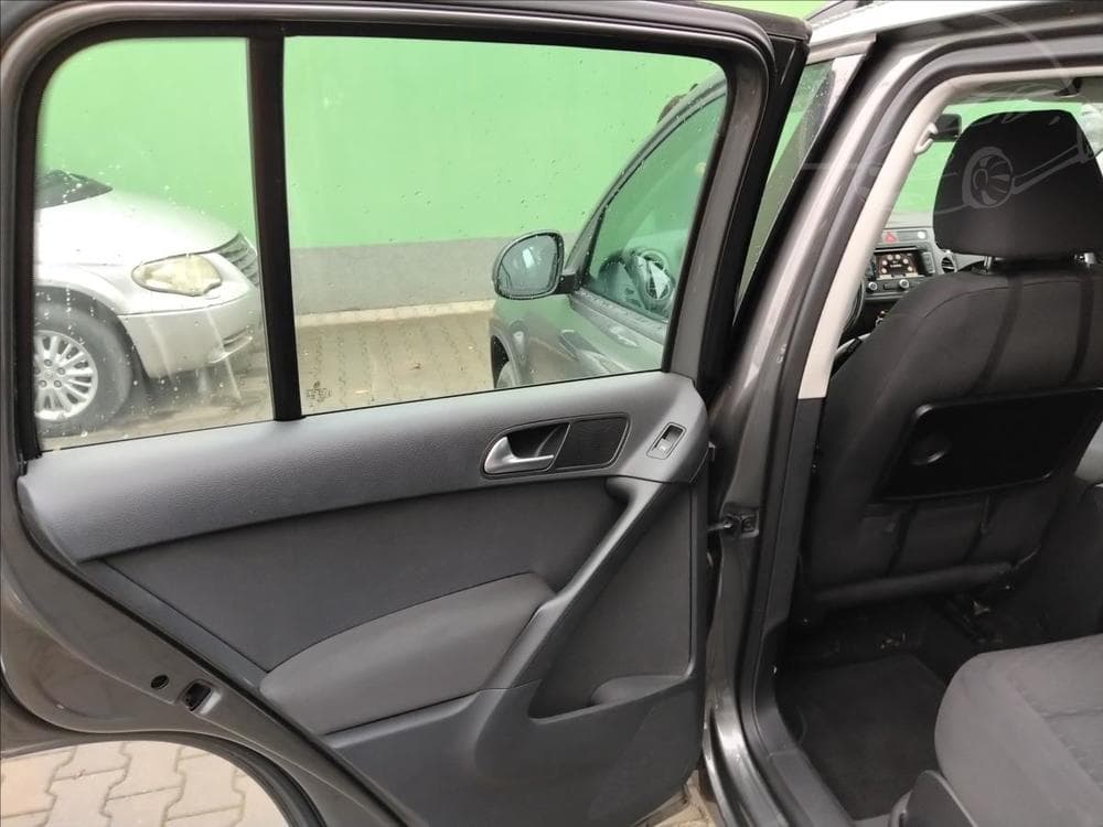 2011 Volkswagen TIGUAN - 13