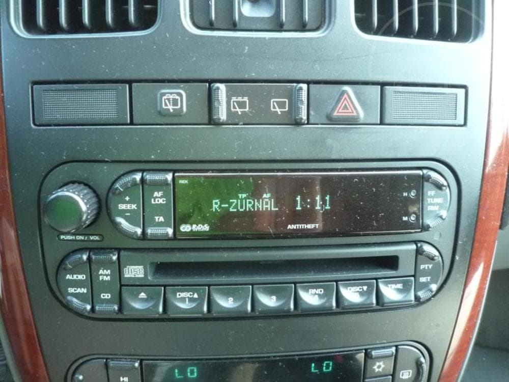 2006 Chrysler Voyager - 14