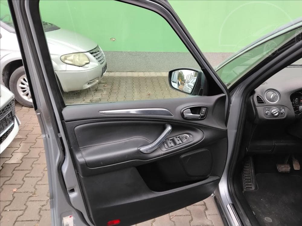2013 Ford S-MAX - 15