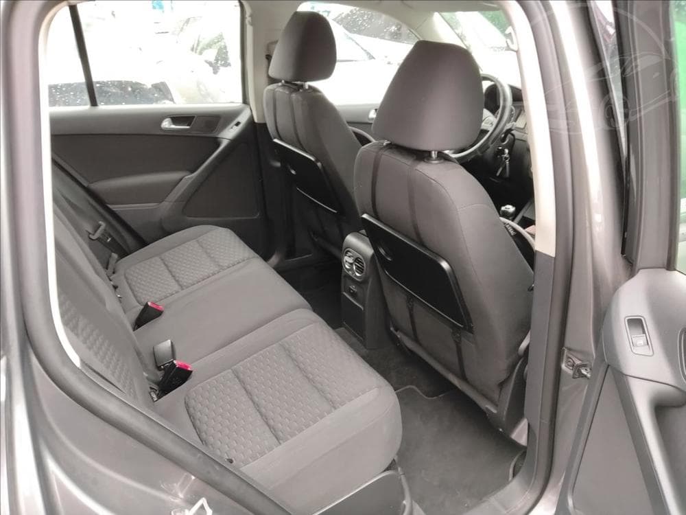 2011 Volkswagen TIGUAN - 15
