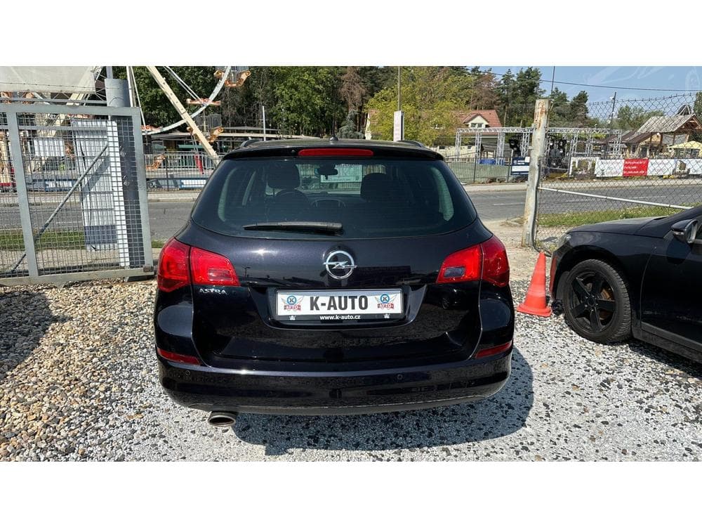 2011 Opel ASTRA - 5
