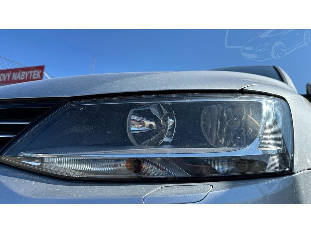 2011 Volkswagen JETTA - 7