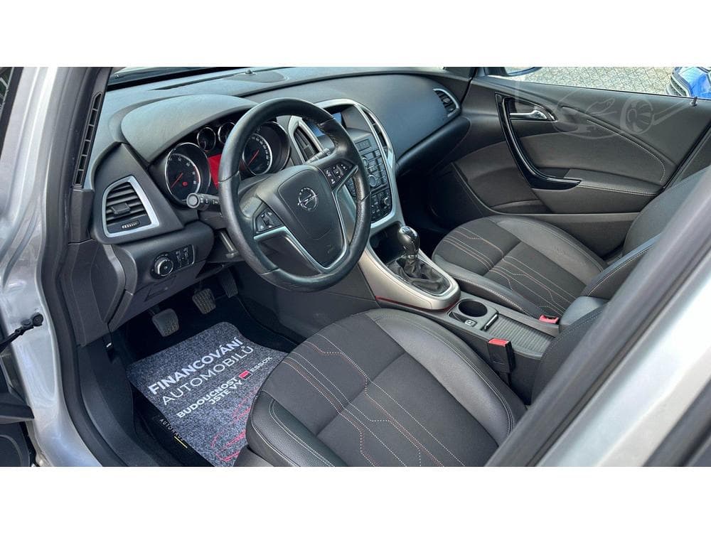 2012 Opel ASTRA - 9