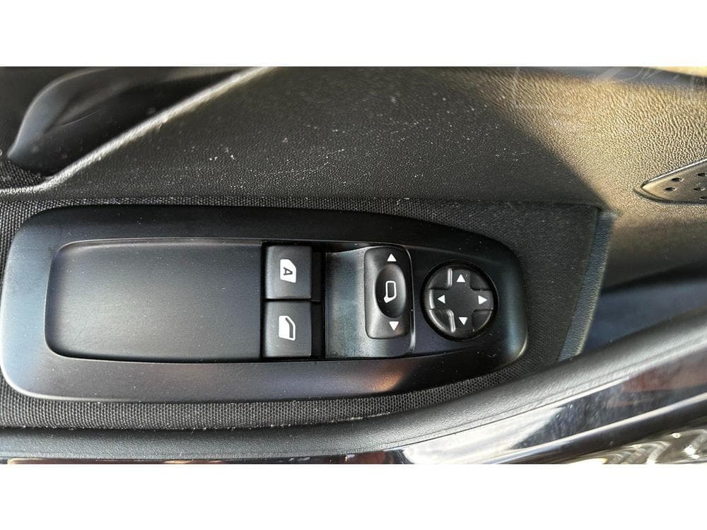 2014 Peugeot 208 - 10