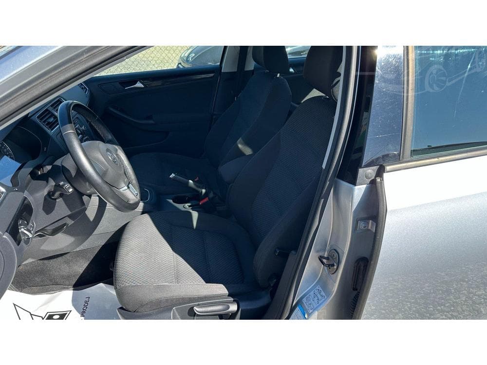 2011 Volkswagen JETTA - 10